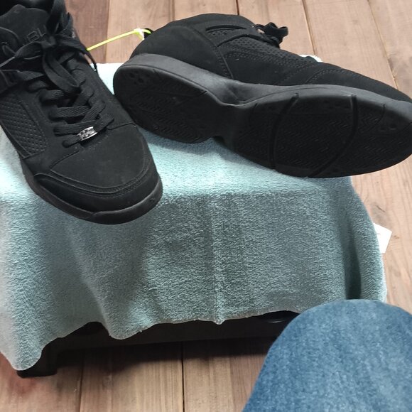 FUBU HIGH TOP - Picture 3 of 3